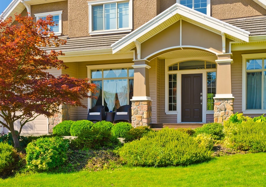 This home has a storm door. Smart owners!