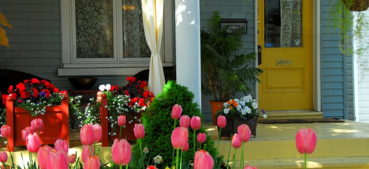 Tasteful Year-Round Decorations for Your Front Porch